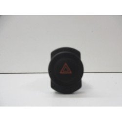 Bouton De Warning Dacia Logan 1 Phase 2 (1)