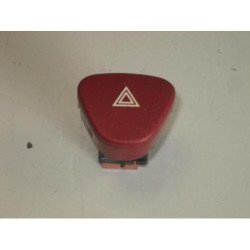 Bouton De Warning Citroen C2 Phase 1 (1)