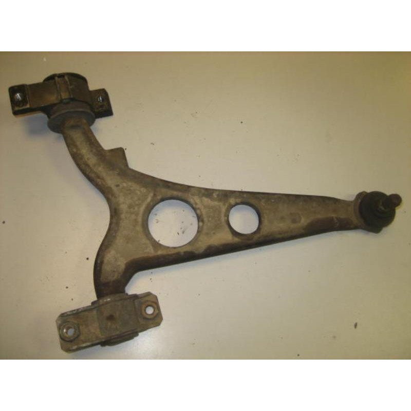 Triangle Inferieur Avant Gauche Fiat Multipla Phase 1 (1)