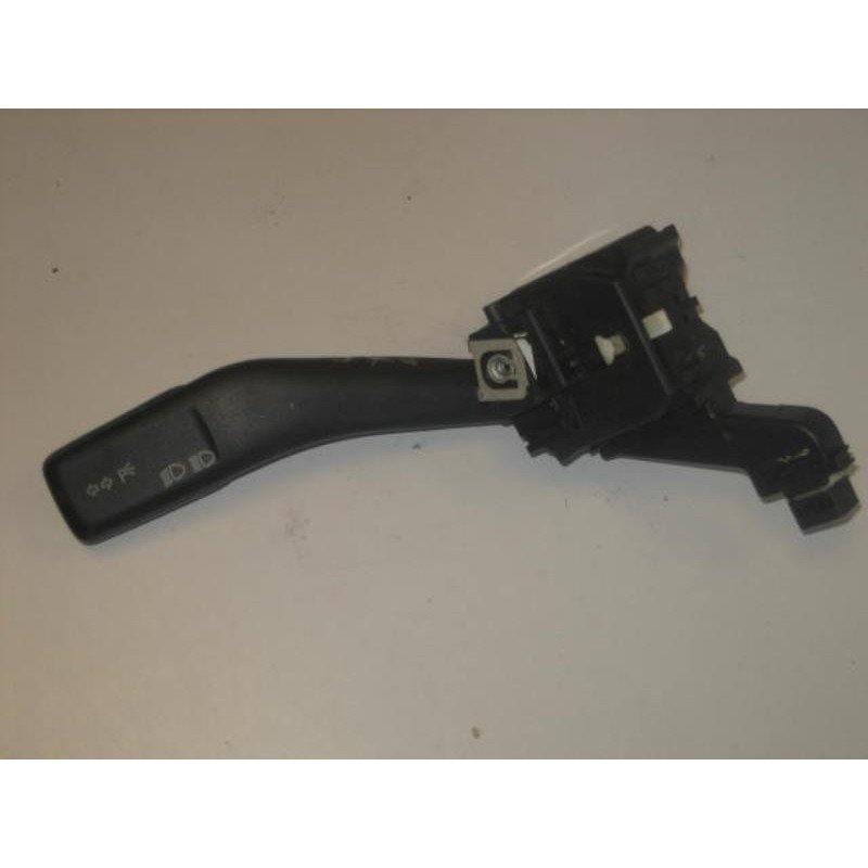 Commodo Phare Volkswagen Golf 5 (1)