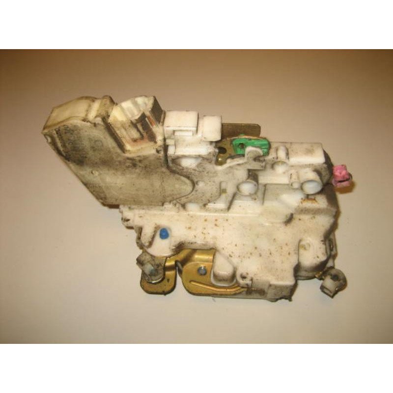 Serrure Avant Gauche Nissan Pick-up 3 Phase 1 (1)