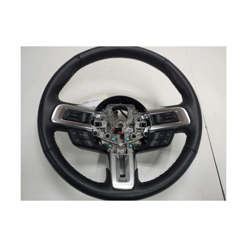 Volant Ford Mustang 7 Coupe (1)