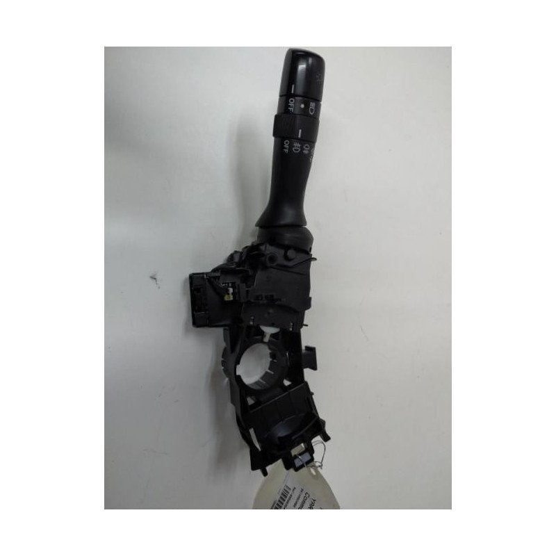 Commodo Phare Toyota Yaris 2 Phase 1 (1)