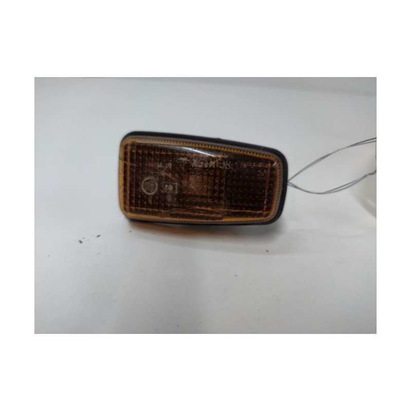 Repetiteur Clignotant Avant Droit  (feux) Peugeot 106 Phase 2 (1)