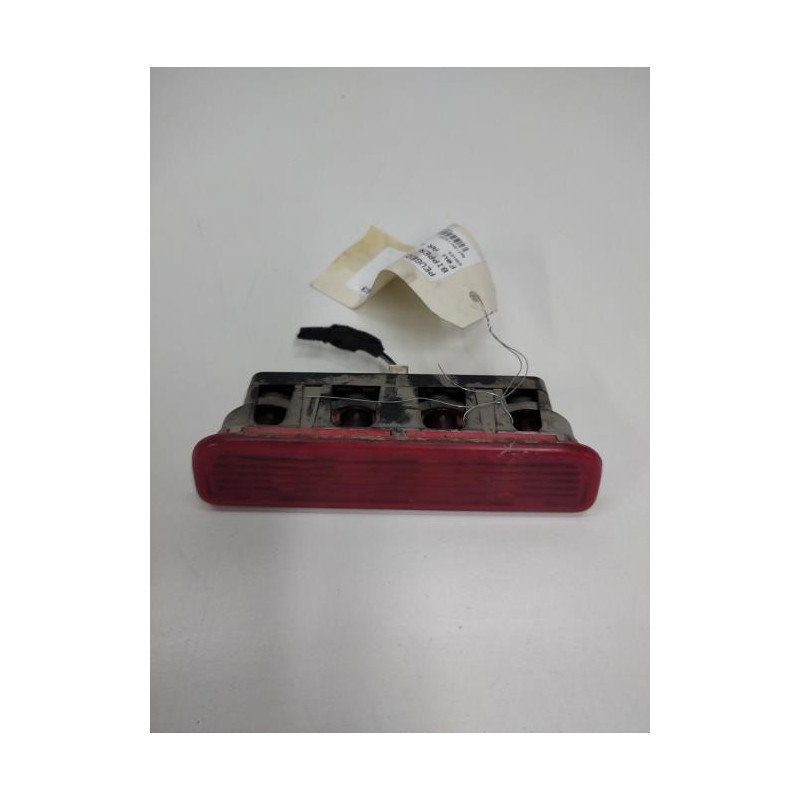 Feu Arriere Stop Central Peugeot Bipper (1)