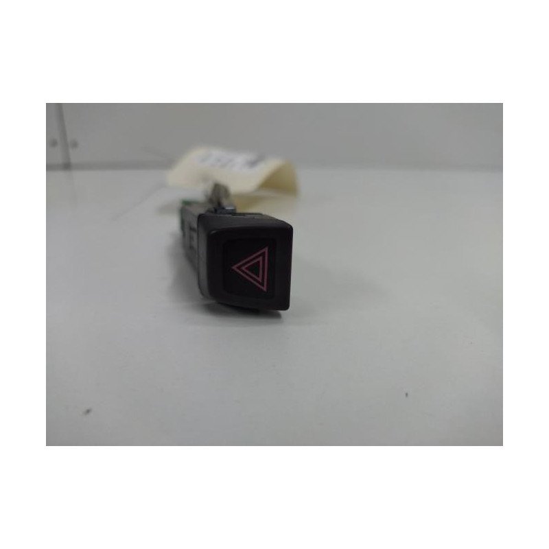 Bouton De Warning Volvo S 40 2 Phase 1 (1)