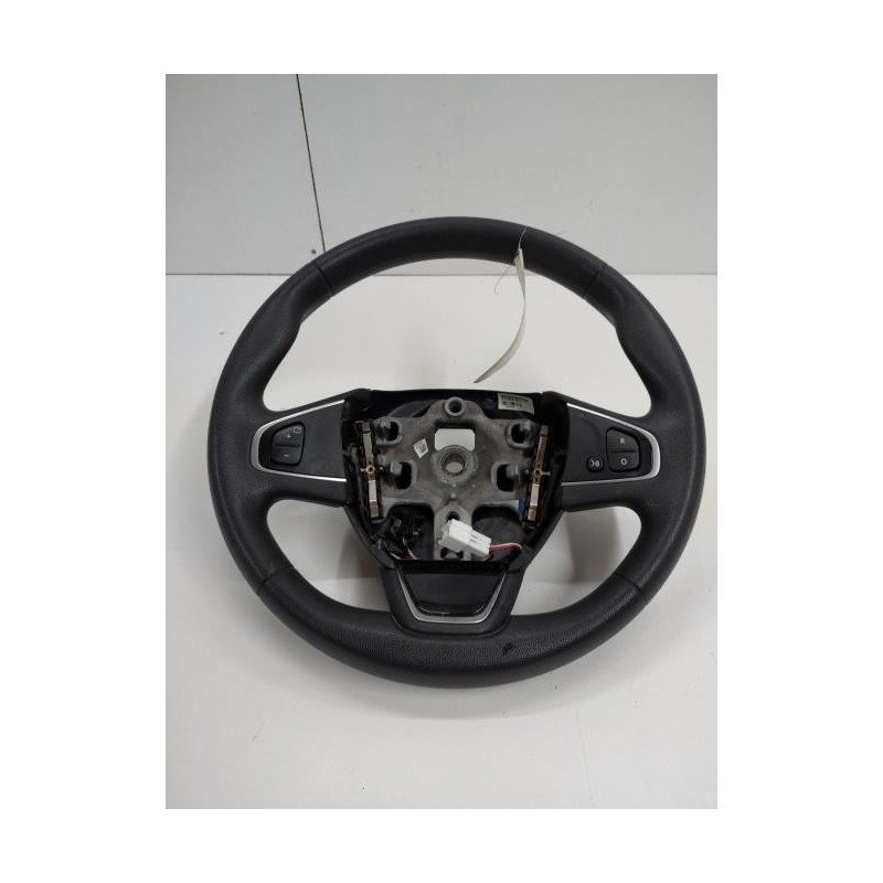 Volant Renault Clio 4 Phase 2 (1)