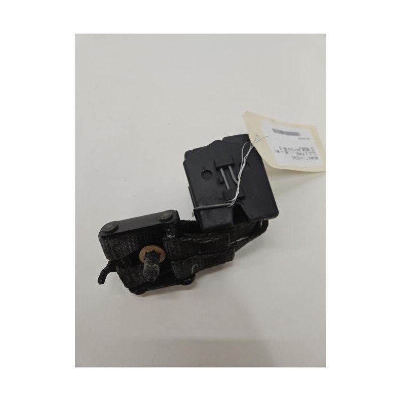 Attache Ceinture Arriere Gauche Renault Clio 2 Phase 1 (1)