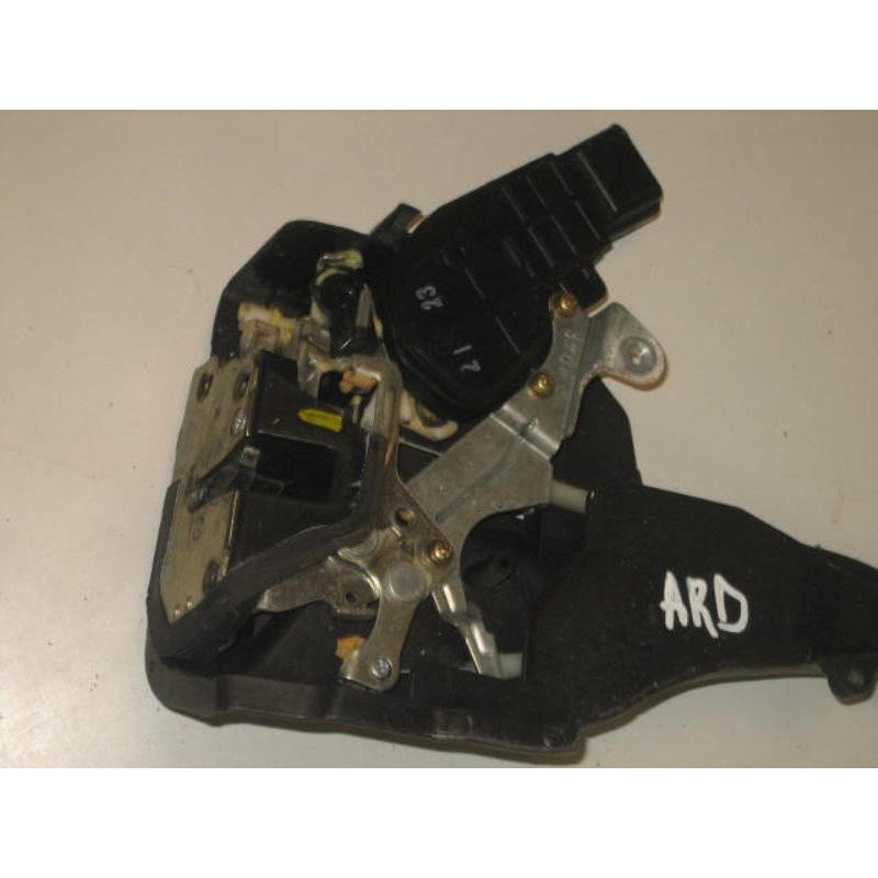 Serrure Arriere Droit Toyota Avensis Verso Phase 1 (1)