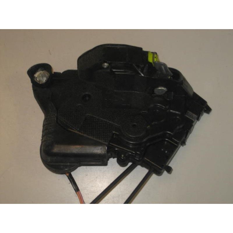 Serrure Avant Gauche Toyota Yaris 2 Phase 1 (1)