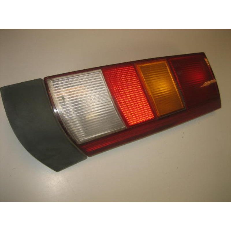 Feu De Pare Choc Arriere Droit Renault Super 5 (1)