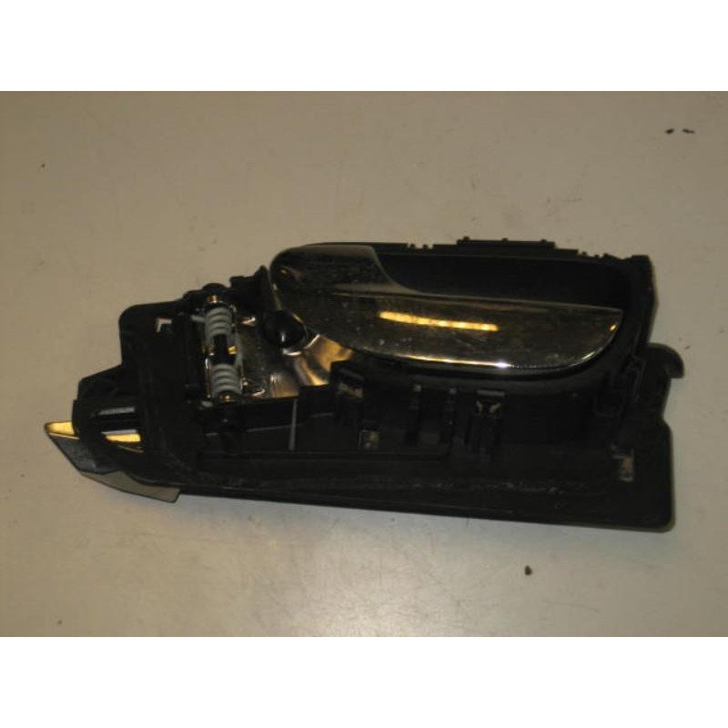 Poignee Interieur Avant Gauche Peugeot 307 Phase 2 Break (1)