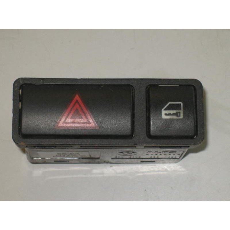 Bouton De Warning Bmw Serie 3 E46 Touring Phase 2 Break (1)