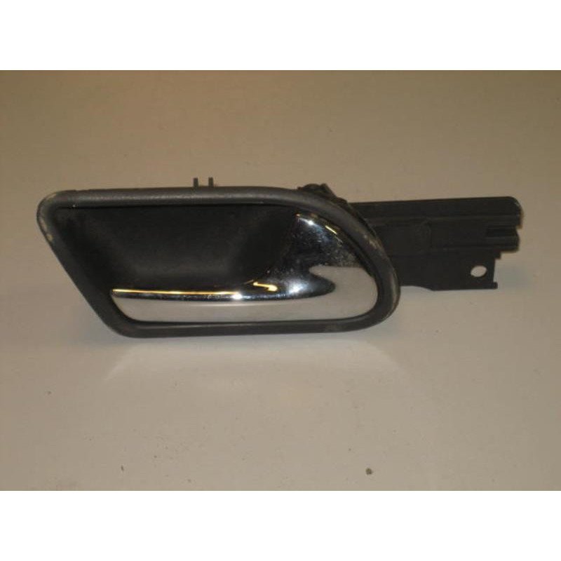 Poignee Interieur Arriere Droit Volkswagen Golf 5 (1)