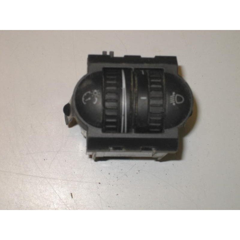 Bouton/interrupteur Volkswagen Golf 5 (1)