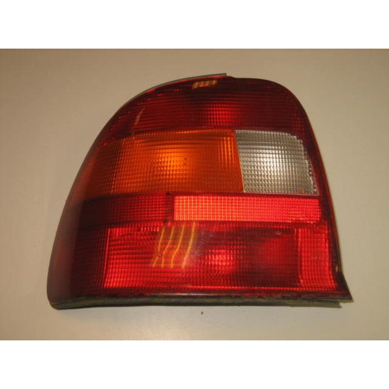 Feu Arriere Principal Gauche (feux) Rover 600 (1)
