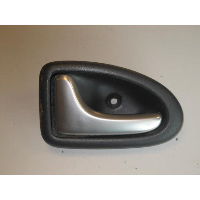 Poignee Interieur Avant Gauche Renault Clio 2 Phase 2 (1)