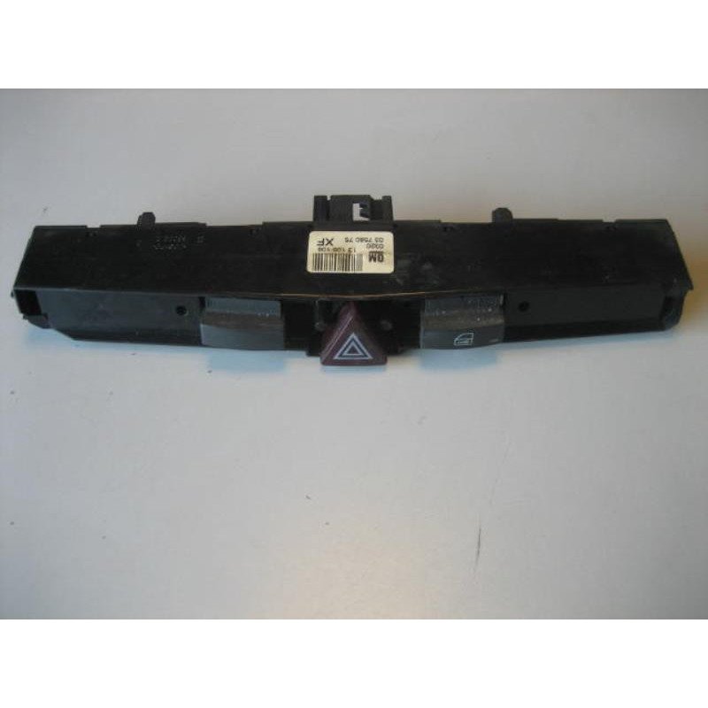 Bouton De Warning Opel Zafira B Phase 1 (1)