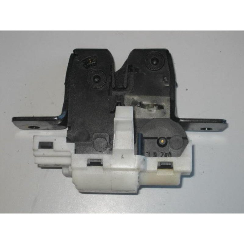 Serrure De Hayon Renault Clio 3 Phase 1 (1)