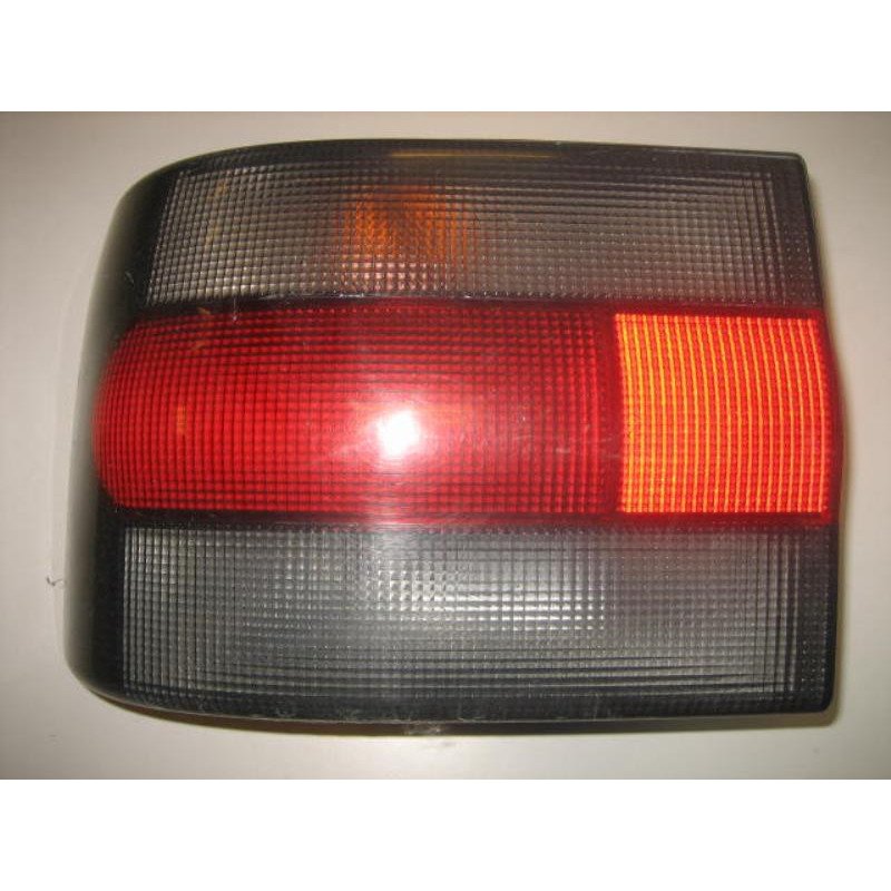 Feu Arriere Principal Gauche (feux) Renault R19 Phase 2 (1)