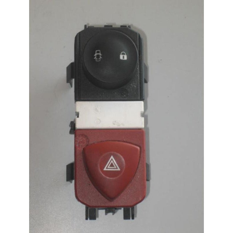 Bouton De Warning Renault Scenic 2 Phase 1 (1)