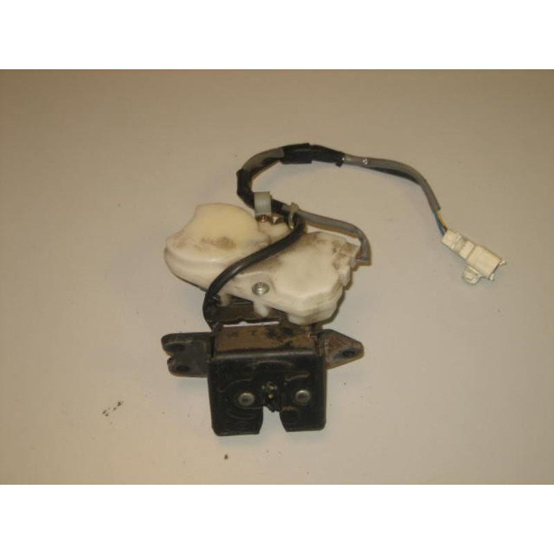 Serrure De Hayon Toyota Avensis Verso Phase 1 (1)