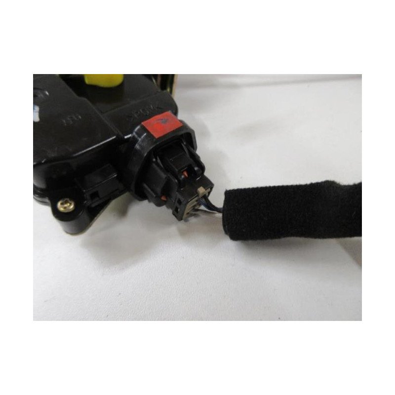 Serrure Avant Gauche Kia Rio 2 Phase 1 (1)