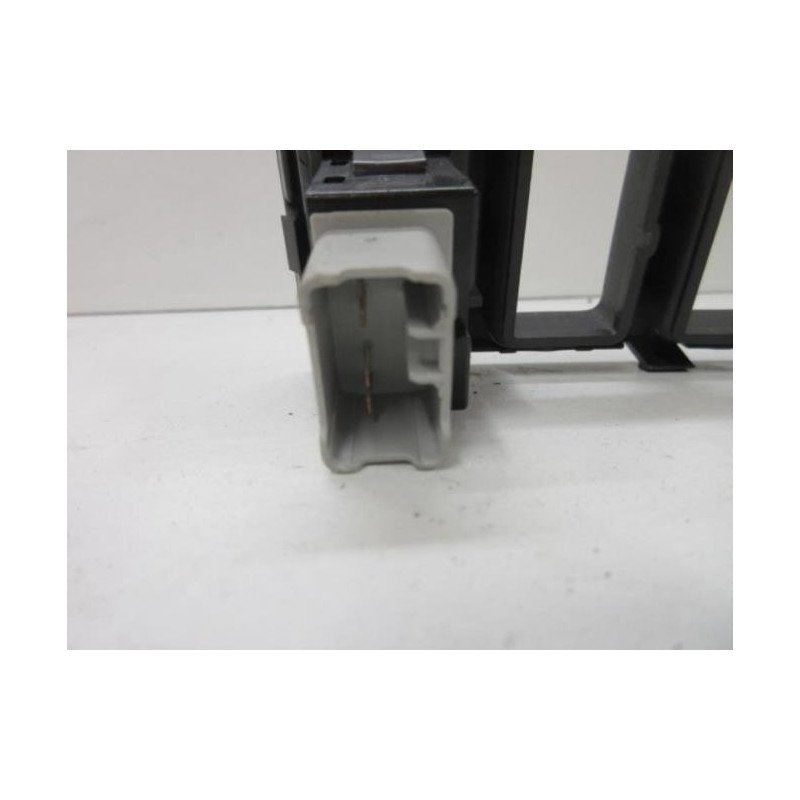 Bouton/interrupteur Suzuki Swift 3 (1)