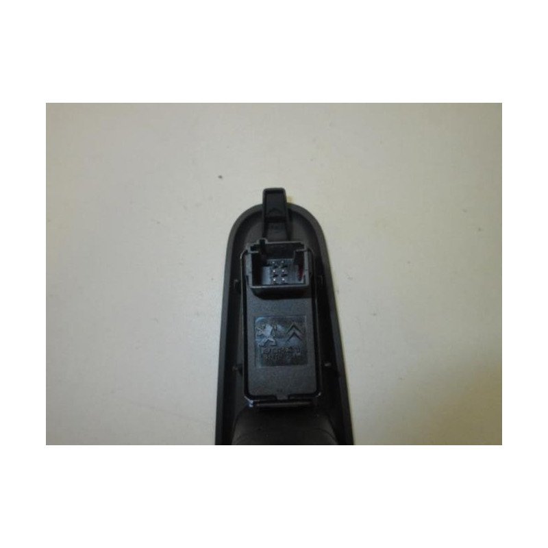 Interrupteur De Leve Vitre Arriere Droit Peugeot 5008 1 Phase 1 (1)