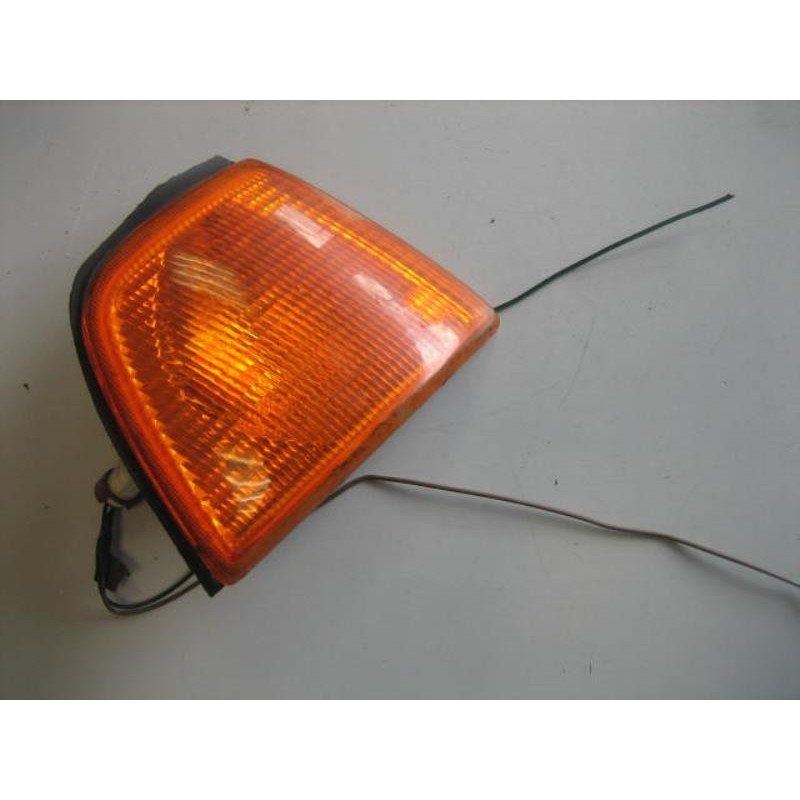 Optique Avant Secondaire Droit (feux)(clignotant) Audi 80 3 Phase 1 (1)