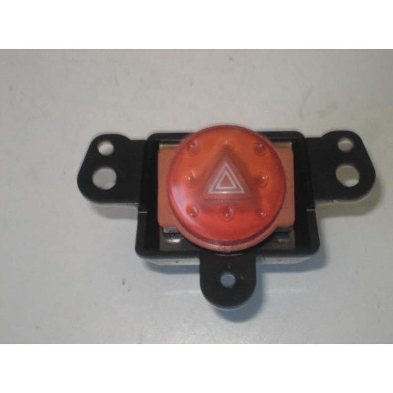 Bouton De Warning Nissan Almera Tino Phase 2 (1)