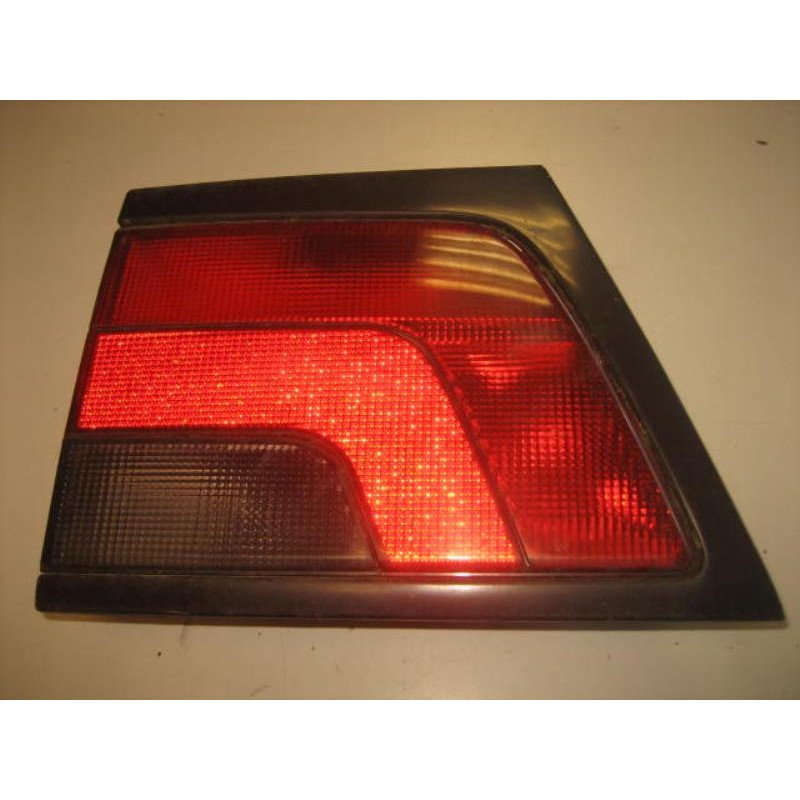 Feu Arriere Secondaire Gauche (feux) Peugeot 806 Phase 1 (1)
