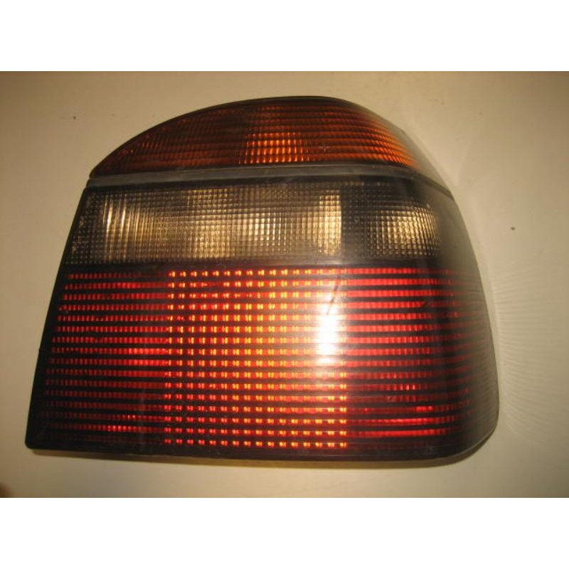 Feu Arriere Principal Droit (feux) Volkswagen Golf 3 (1)