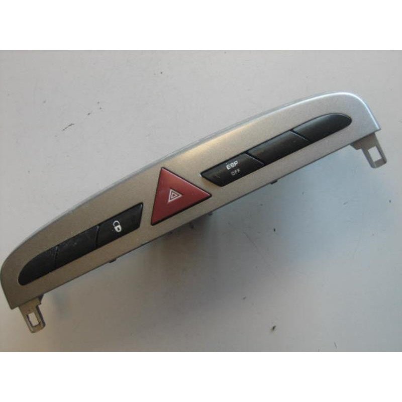 Bouton De Warning Peugeot 308 1 Sw Phase 2 Break (1)