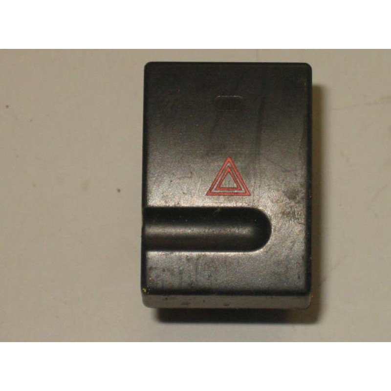 Bouton De Warning Peugeot 406 Phase 1 (1)
