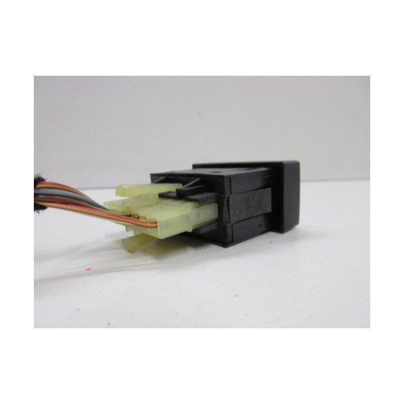 Bouton/interrupteur Volkswagen Polo 3 Phase 1 (1)