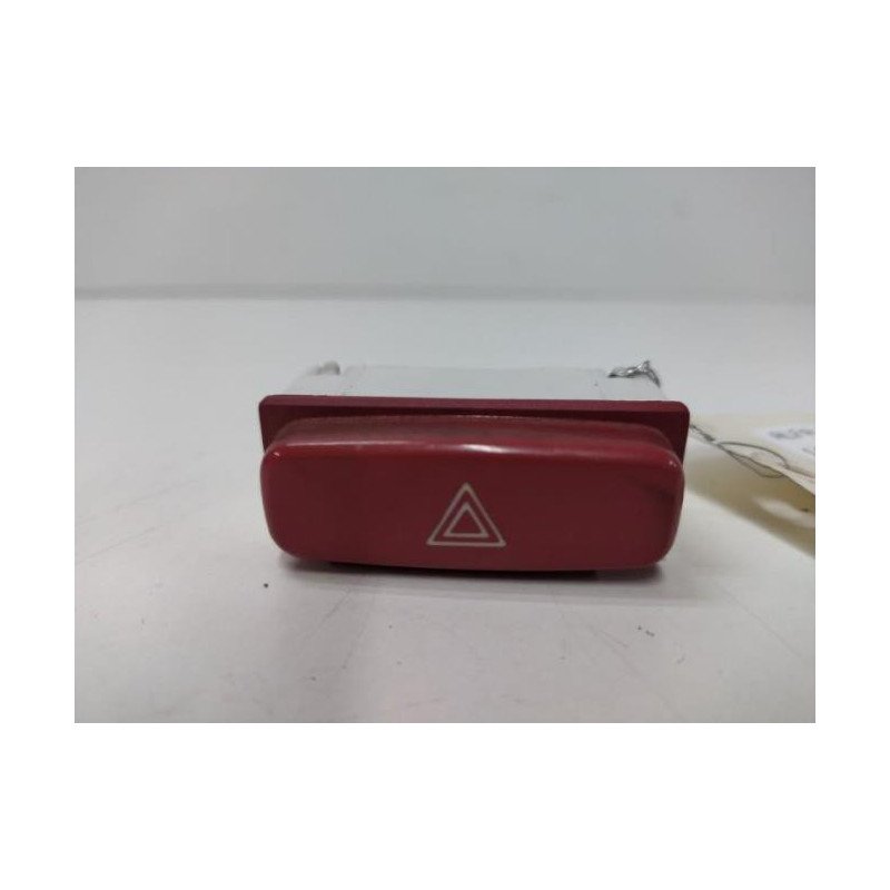 Bouton De Warning Alfa Romeo 147 Phase 1 (1)