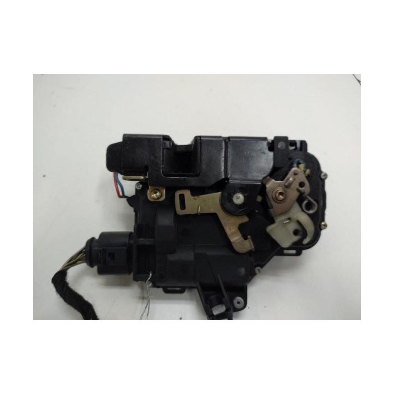 Serrure Avant Gauche Volkswagen Golf 4 (1)