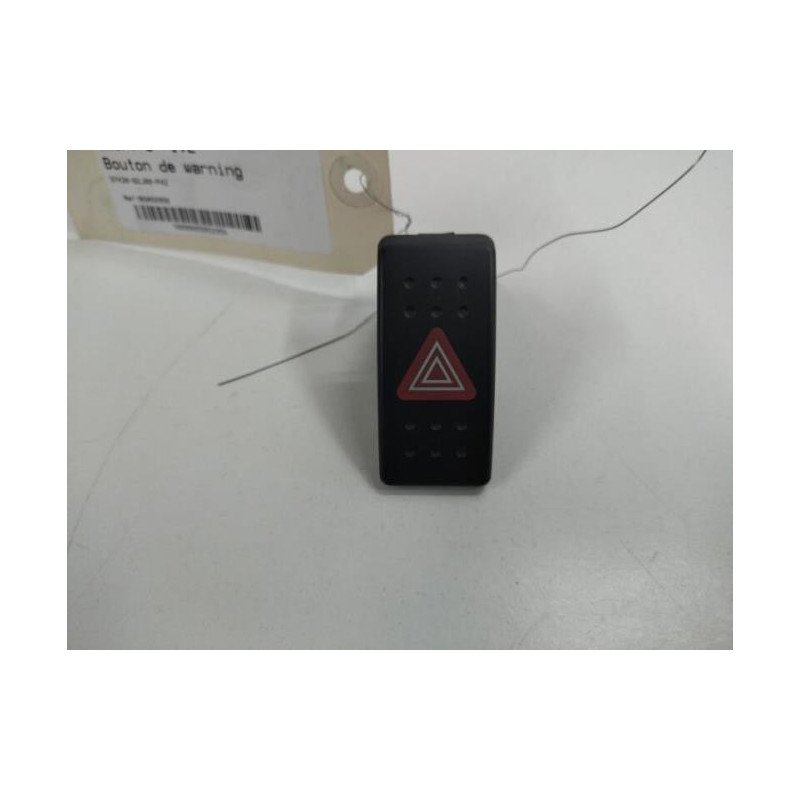 Bouton De Warning Suzuki Swift 3 (1)