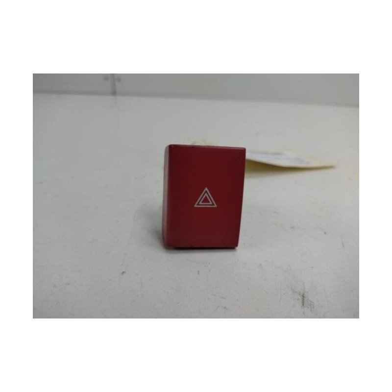 Bouton De Warning Renault Maxity (1)