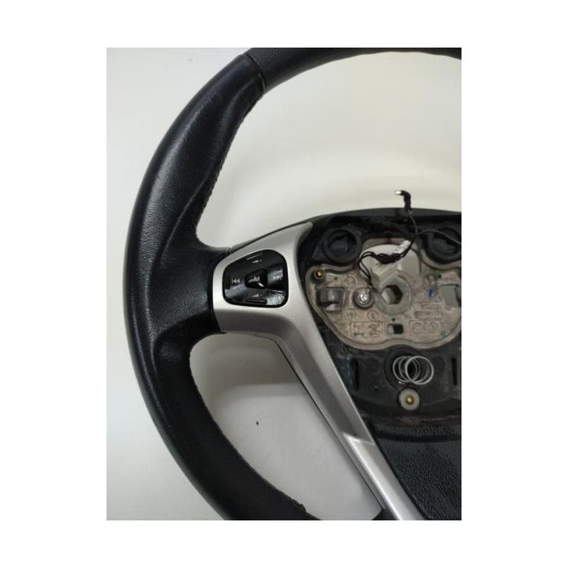 Volant Ford Fiesta 6 Phase 1 (1)