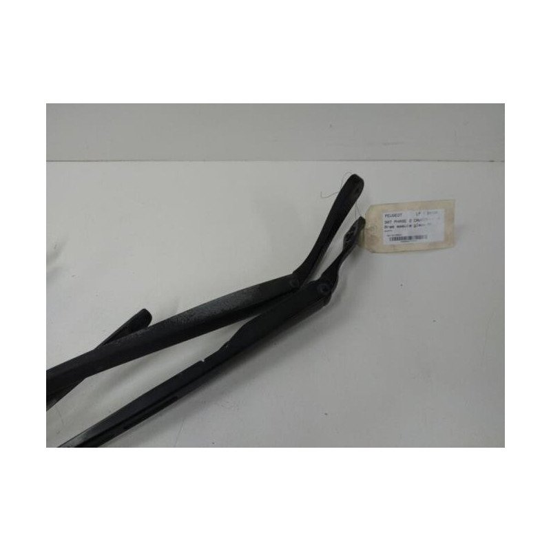 Bras Essuie Glace Avant Peugeot 307 Phase 2 Cabriolet (1)