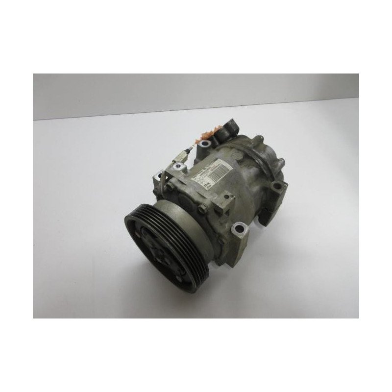 Compresseur Clim Dacia Sandero 1 (1)
