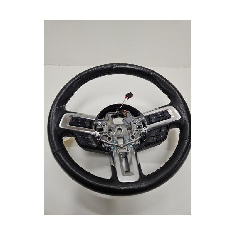 Volant Ford Mustang 7 Coupe (1)