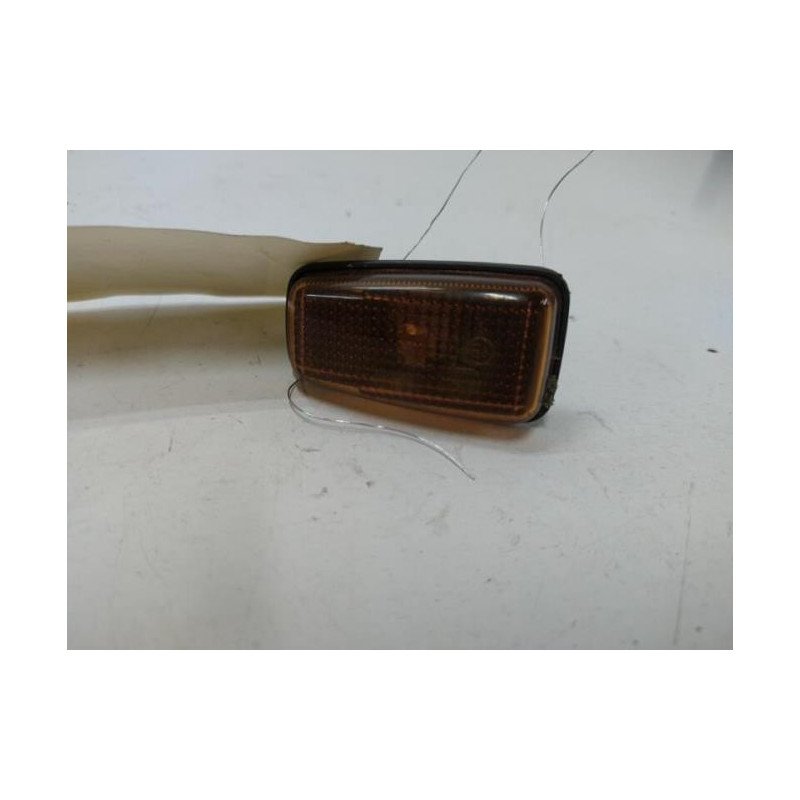 Repetiteur Clignotant Avant Gauche (feux) Peugeot 106 Phase 2 (1)