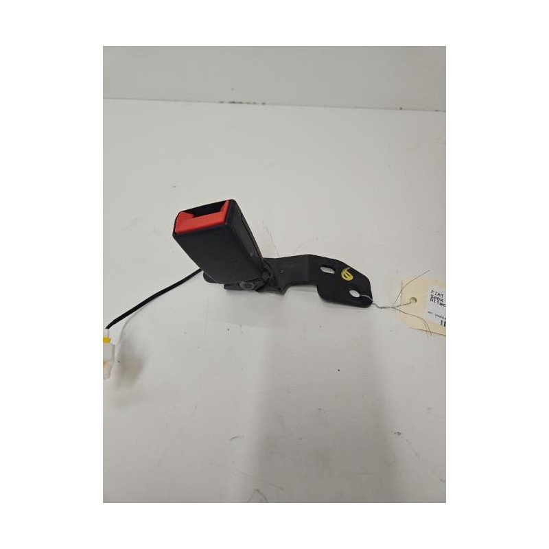 Attache Ceinture Arriere Droit Fiat 500x Phase 1 (1)