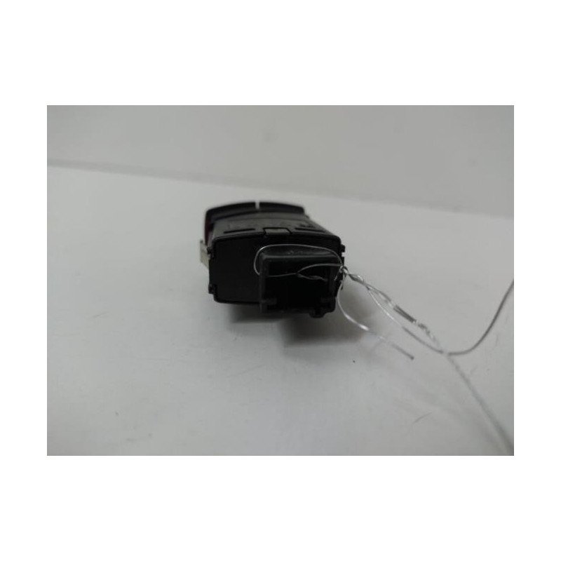 Bouton De Warning Bmw Serie 1 F20 Phase 2 (1)