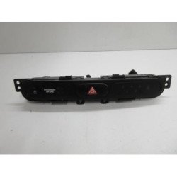 Bouton De Warning Kia Carens 4 Phase 1 (1)