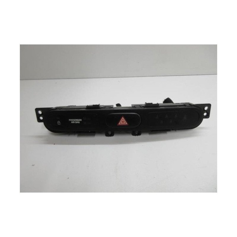 Bouton De Warning Kia Carens 4 Phase 1 (1)