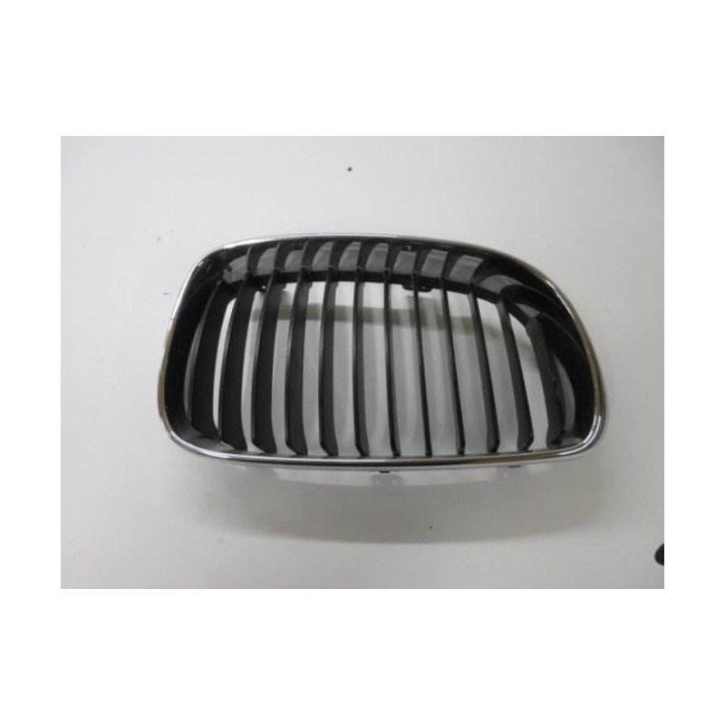 Calandre Droite Bmw Serie 1 E81 (1)
